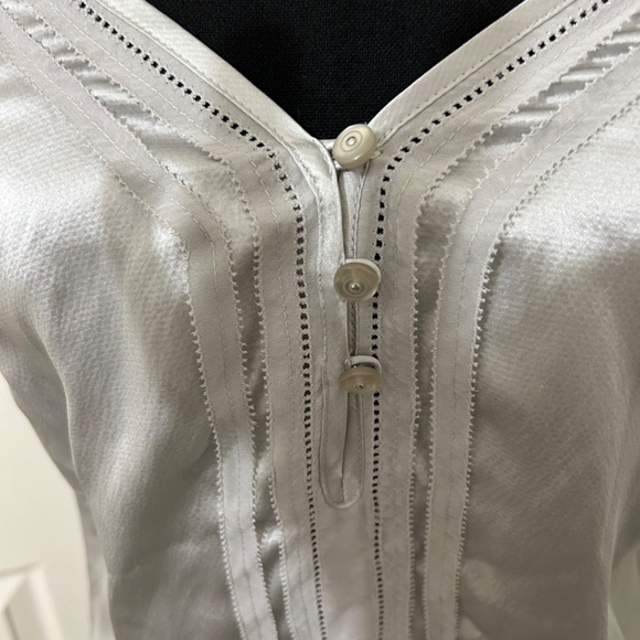 White House Black Market Silver/Grey Silk Slip Top With Button Detail Size XS - Picture 5 of 9